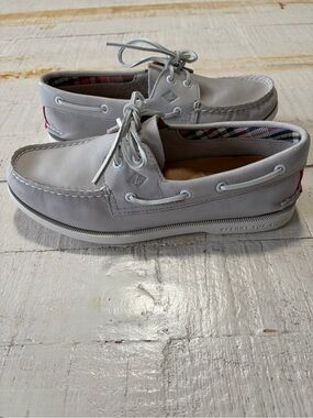 Sperry Light Grey Leather Boat Shoes Women’s size 7 Smooth   Lightweight Loafers